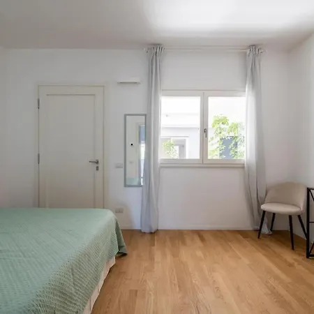 דירה Maison Blaesia - Beachfront Modern Sea Loft *