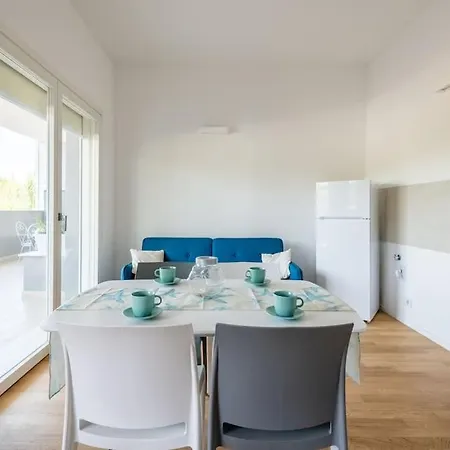 Maison Blaesia - Beachfront Modern Sea Loft דירה